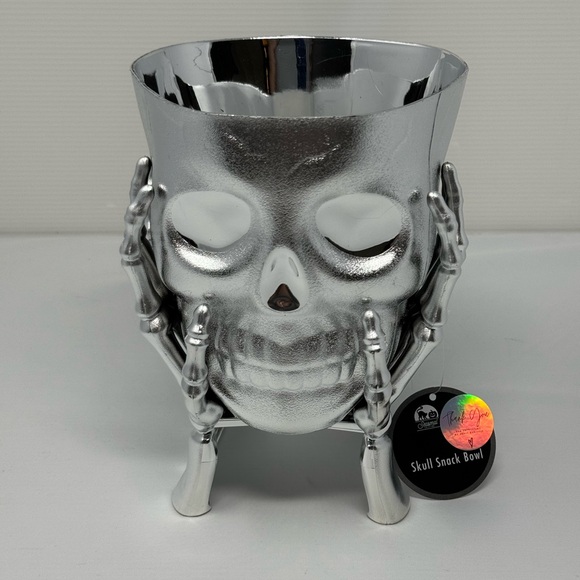 Halloween Skeleton Skull In Hands Candy Planter Bowl Silver Color NWT 5” X 7.5” - Picture 3 of 16